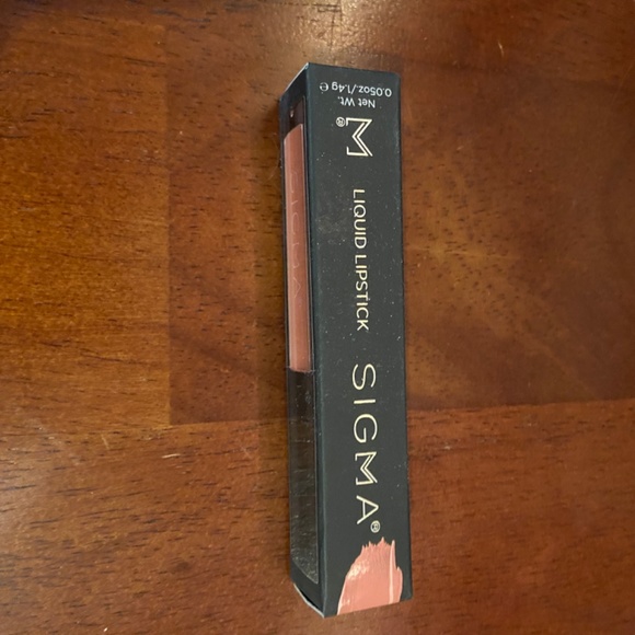 3 FOR $30 - DELUXE SIZE SIGMA LIQUID LIPSTICK - Picture 5 of 7